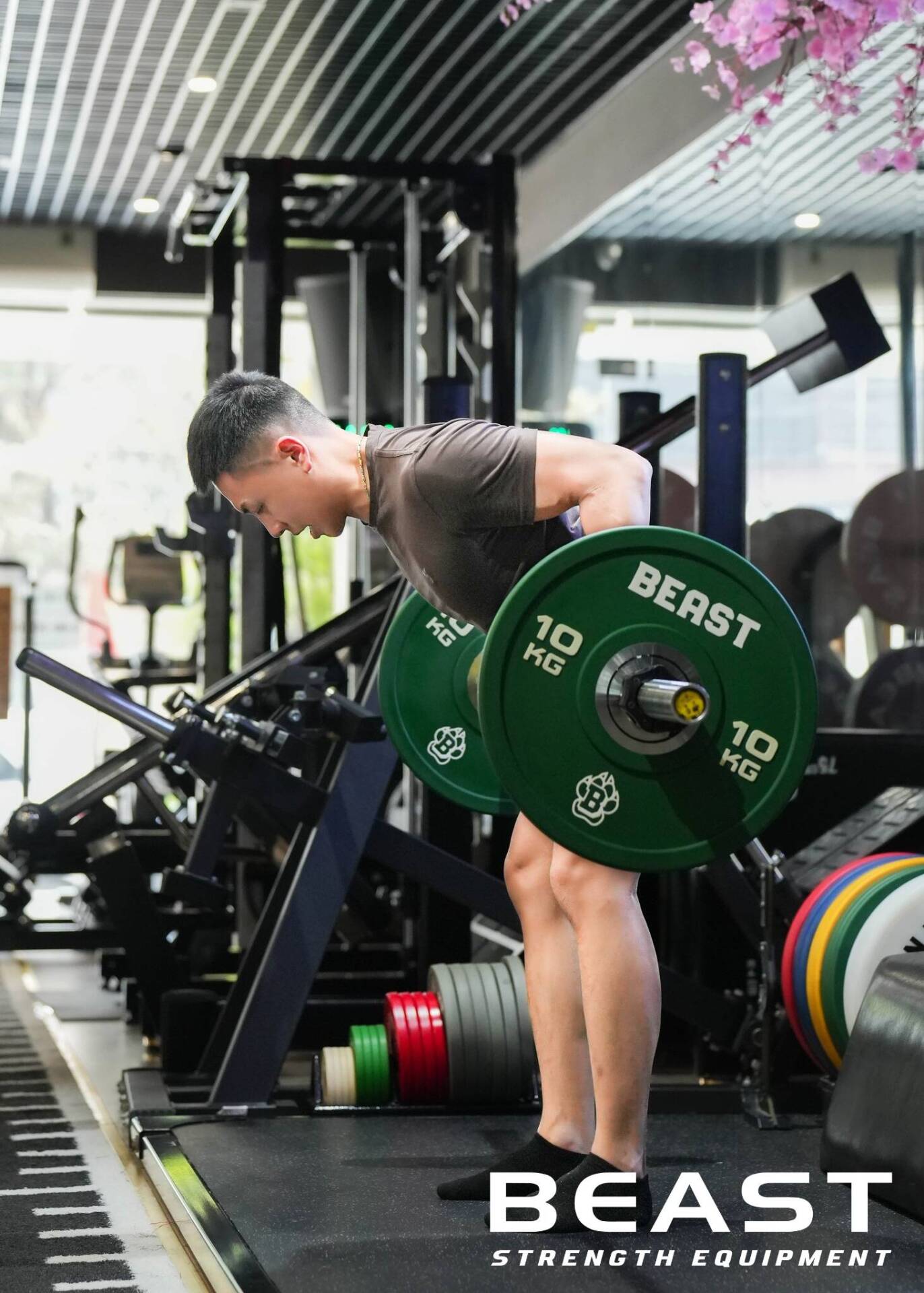 KONG GYM thánh địa Fitness số 1 Thái Nguyên - Beast Setup phòng gym 17 Khách hàng tập tạ của Beast Strength Việt Nam tại Kong Gym