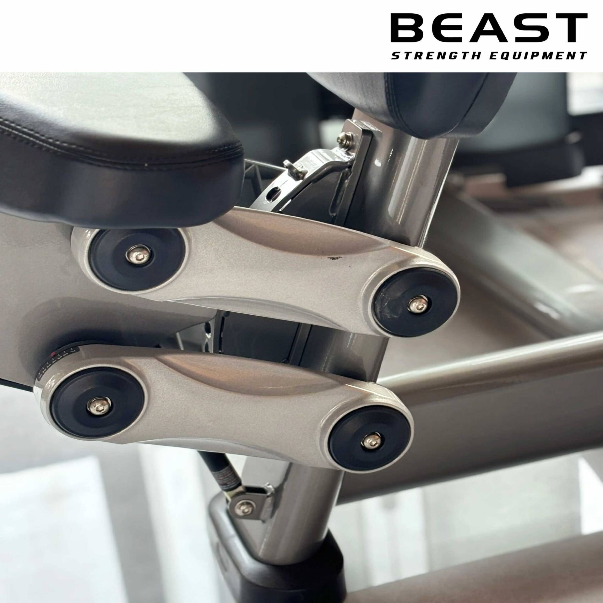 Máy Đẩy Vai Beast Shoulder Press Machine SF90-003