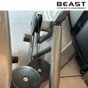 Máy ngồi kéo lưng Beast Seated Row SF90-004 7 Máy ngồi kéo lưng Seated Row của Beast Việt Nam