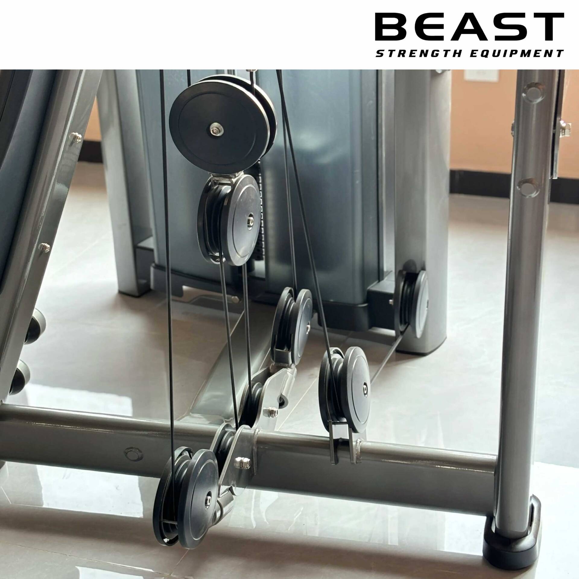 Máy Đẩy Vai Beast Shoulder Press Machine SF90-003