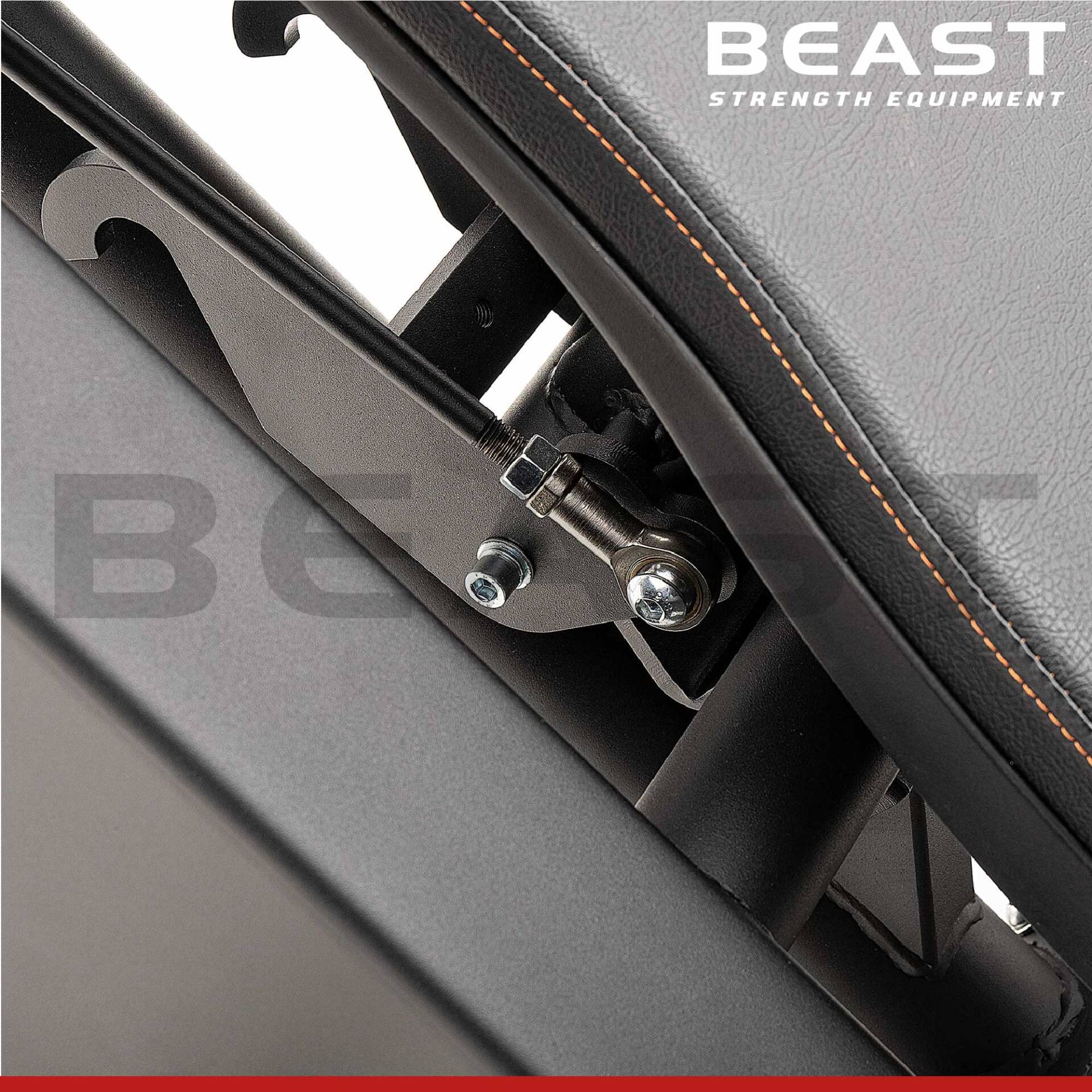 Máy tập chân S550 Diamond Linear Hack Squat 7 Máy tập chân S550 Diamond Linear Hack Squat